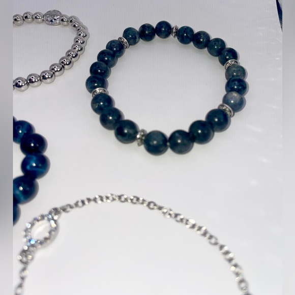 Stackable set of 3 beaded bracelets with 2 silver bracelets. Stretchy adjustable - Picture 8 of 14